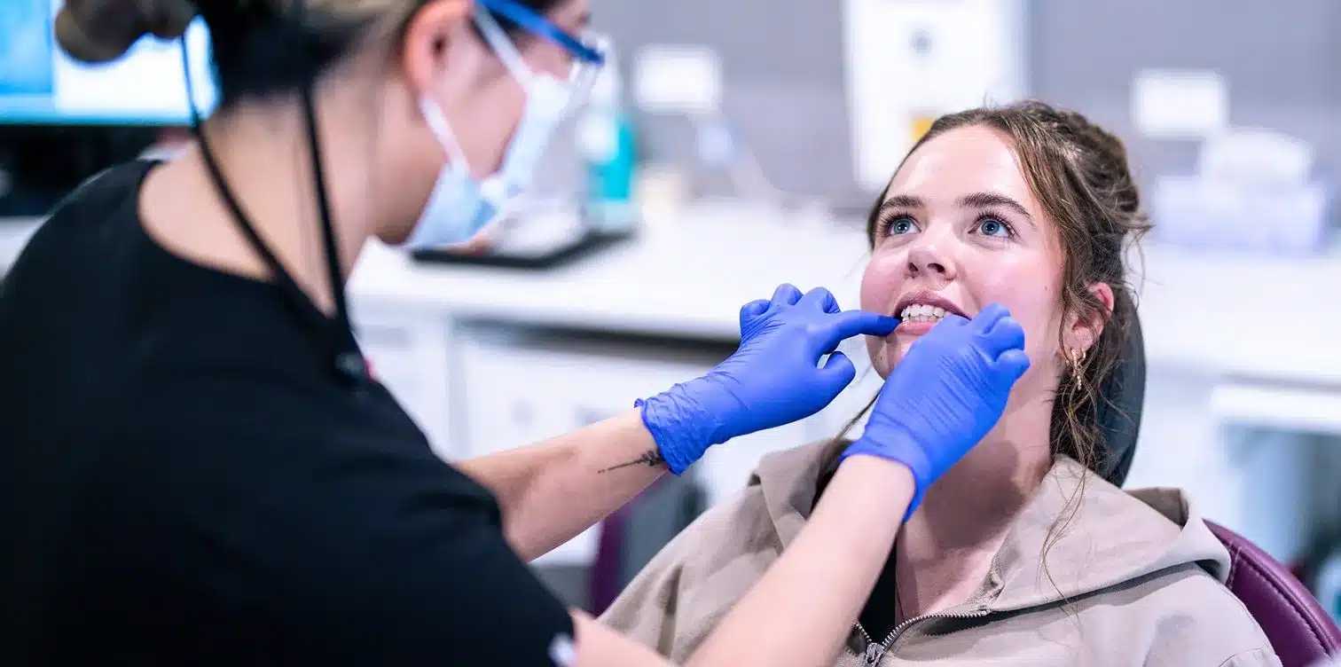Find A Periodontist For Dental Implants Near Me